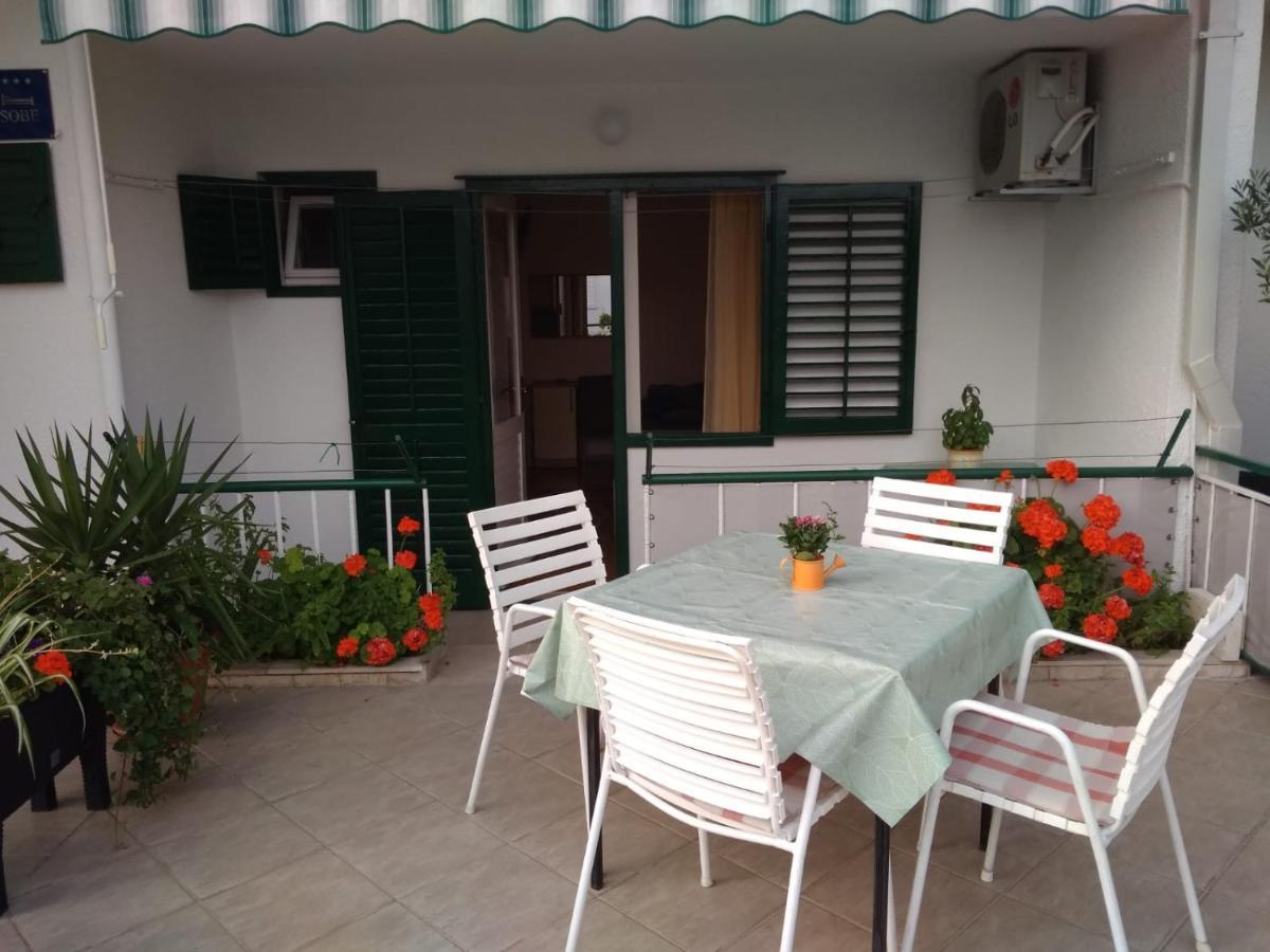 Apartman Dese 2+1 Tucepi Exterior photo
